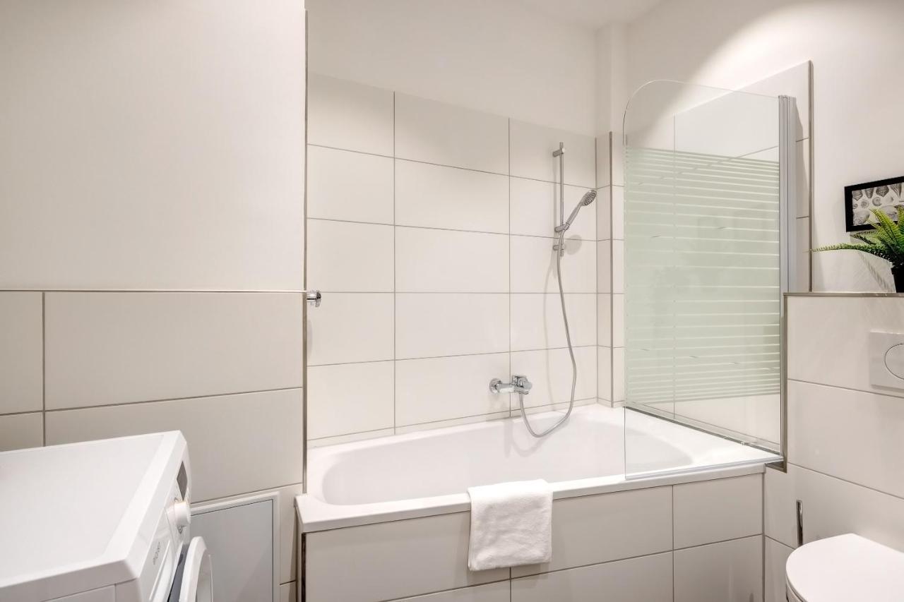 Kaza Guesthouse, Centrally Located 2 & 3 Bedroom Apartments In Augsburg Exteriér fotografie