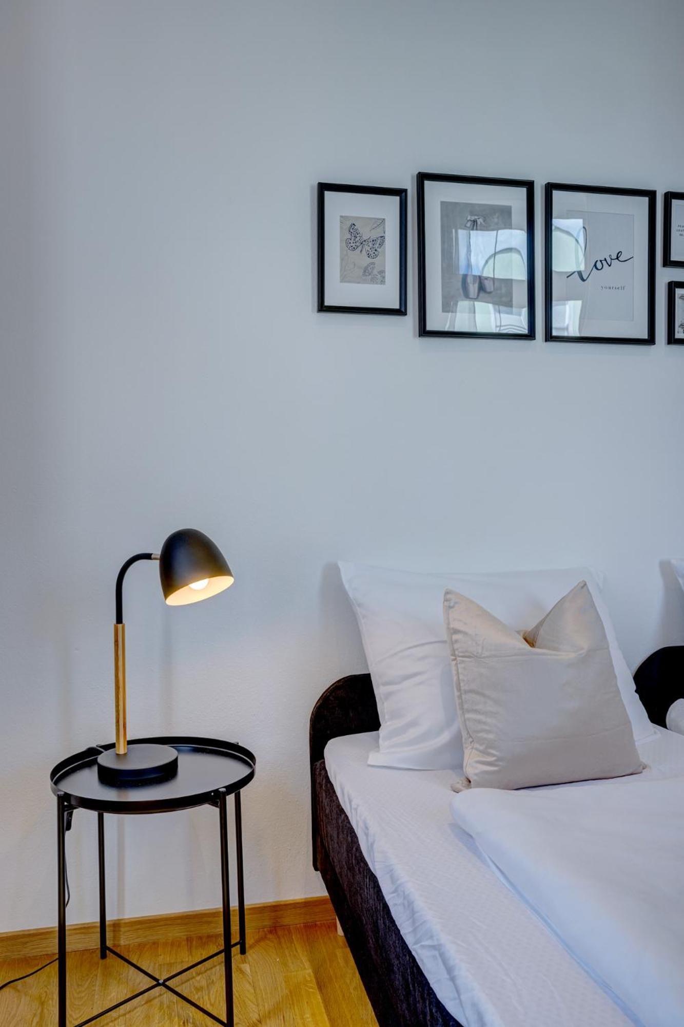 Kaza Guesthouse, Centrally Located 2 & 3 Bedroom Apartments In Augsburg Exteriér fotografie