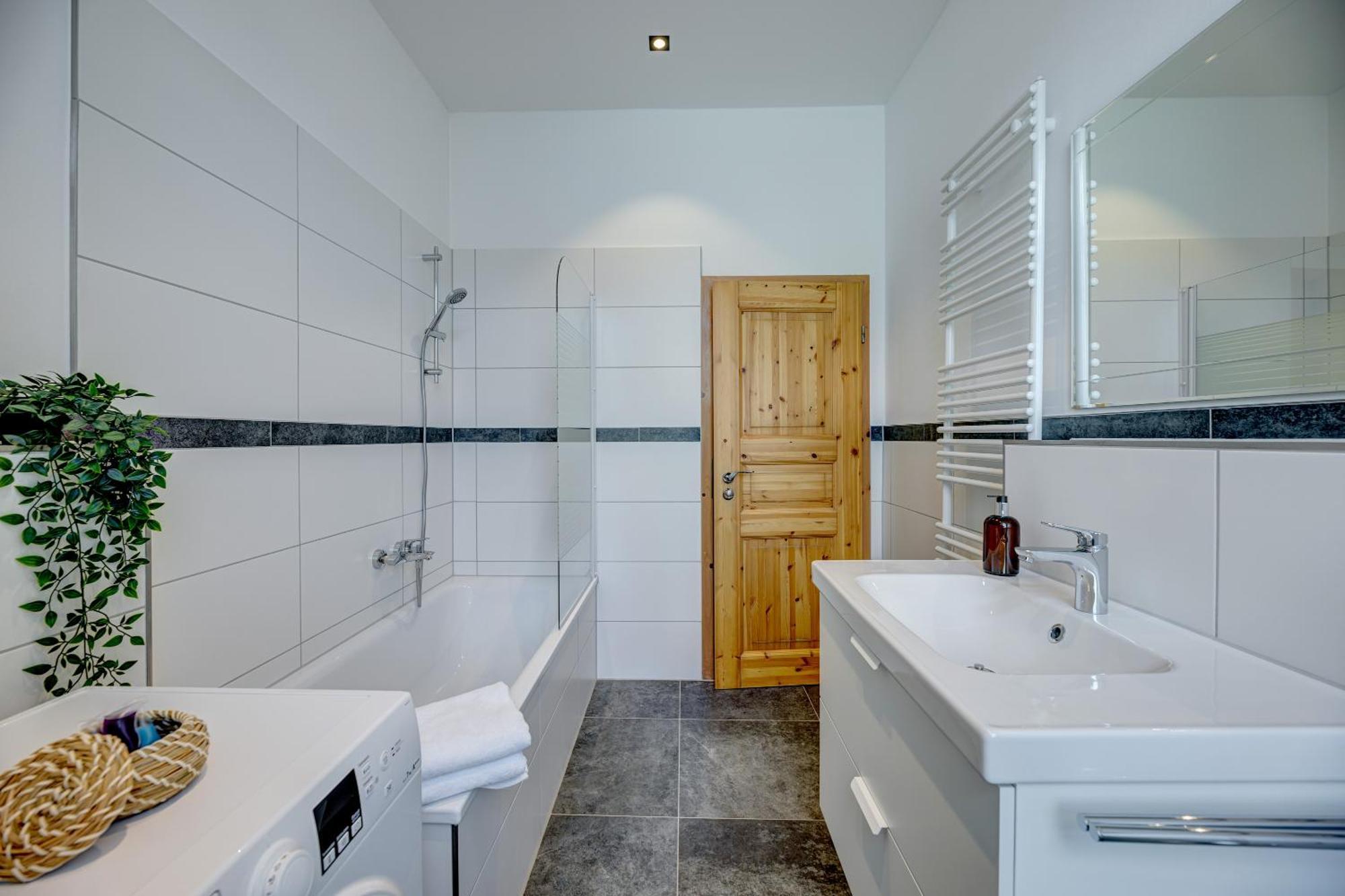 Kaza Guesthouse, Centrally Located 2 & 3 Bedroom Apartments In Augsburg Exteriér fotografie